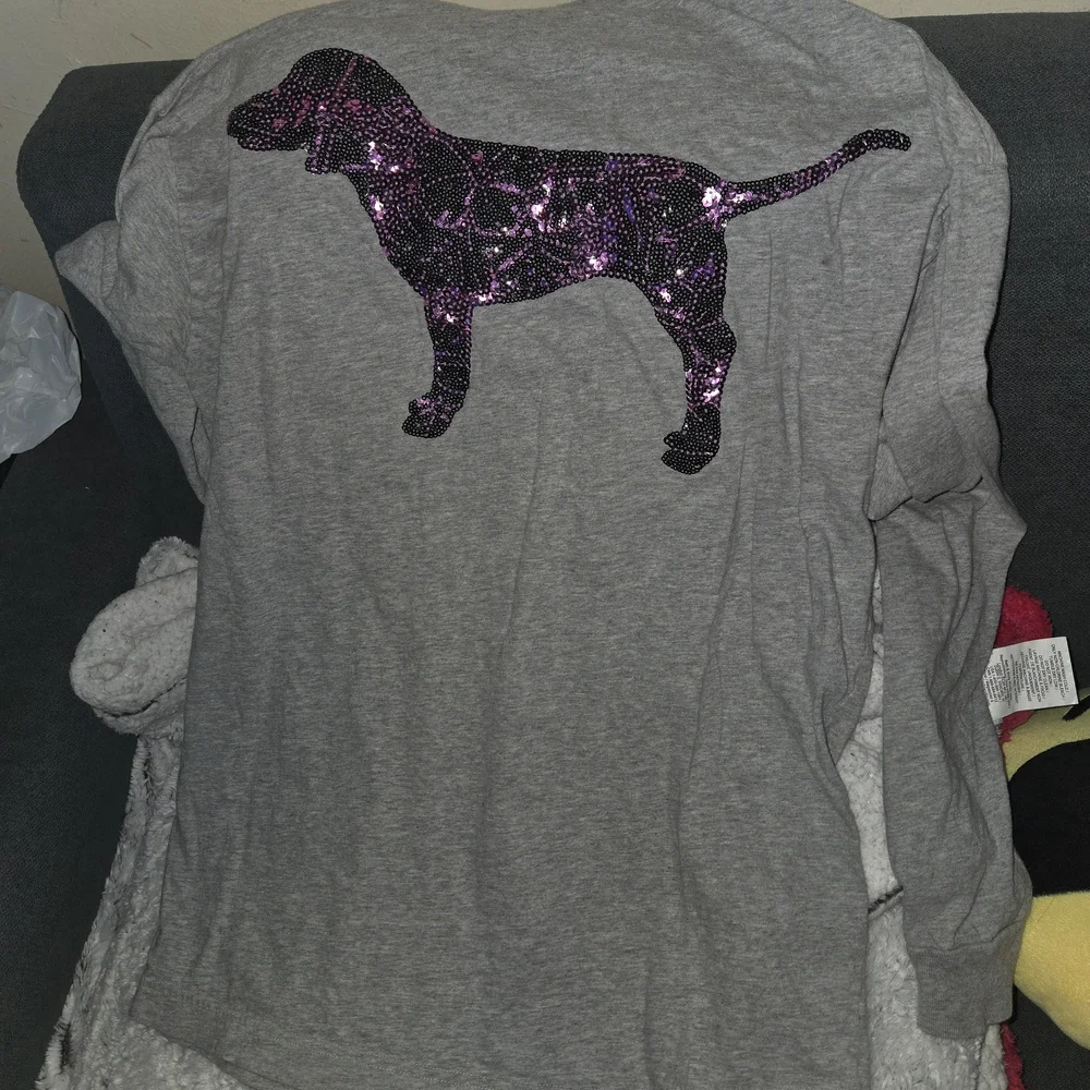 PINK Victoria's Secret Black and Gray Long Sleeve - Picture 1 of 6
